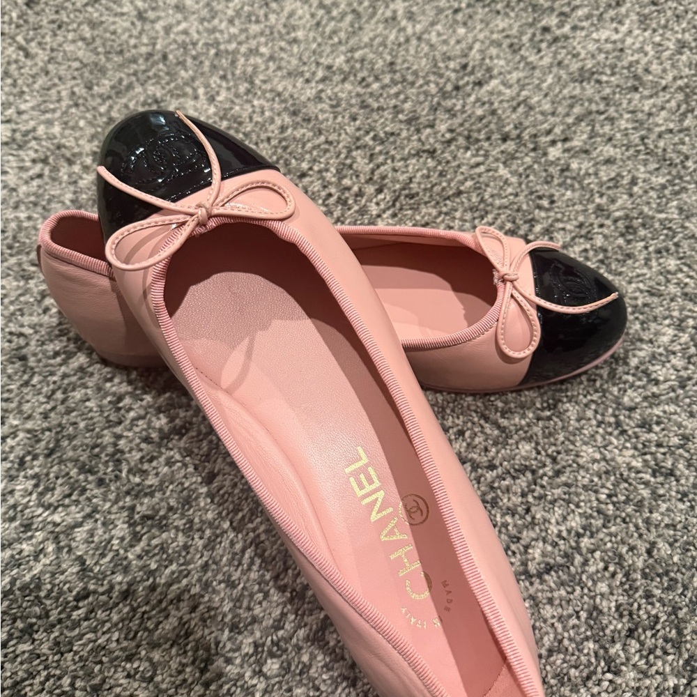 Elegant Ballet Flats with Bow